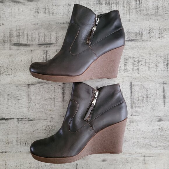 UGG Meredith Wedge Brown Leather Bootie 11 - Picture 4 of 16
